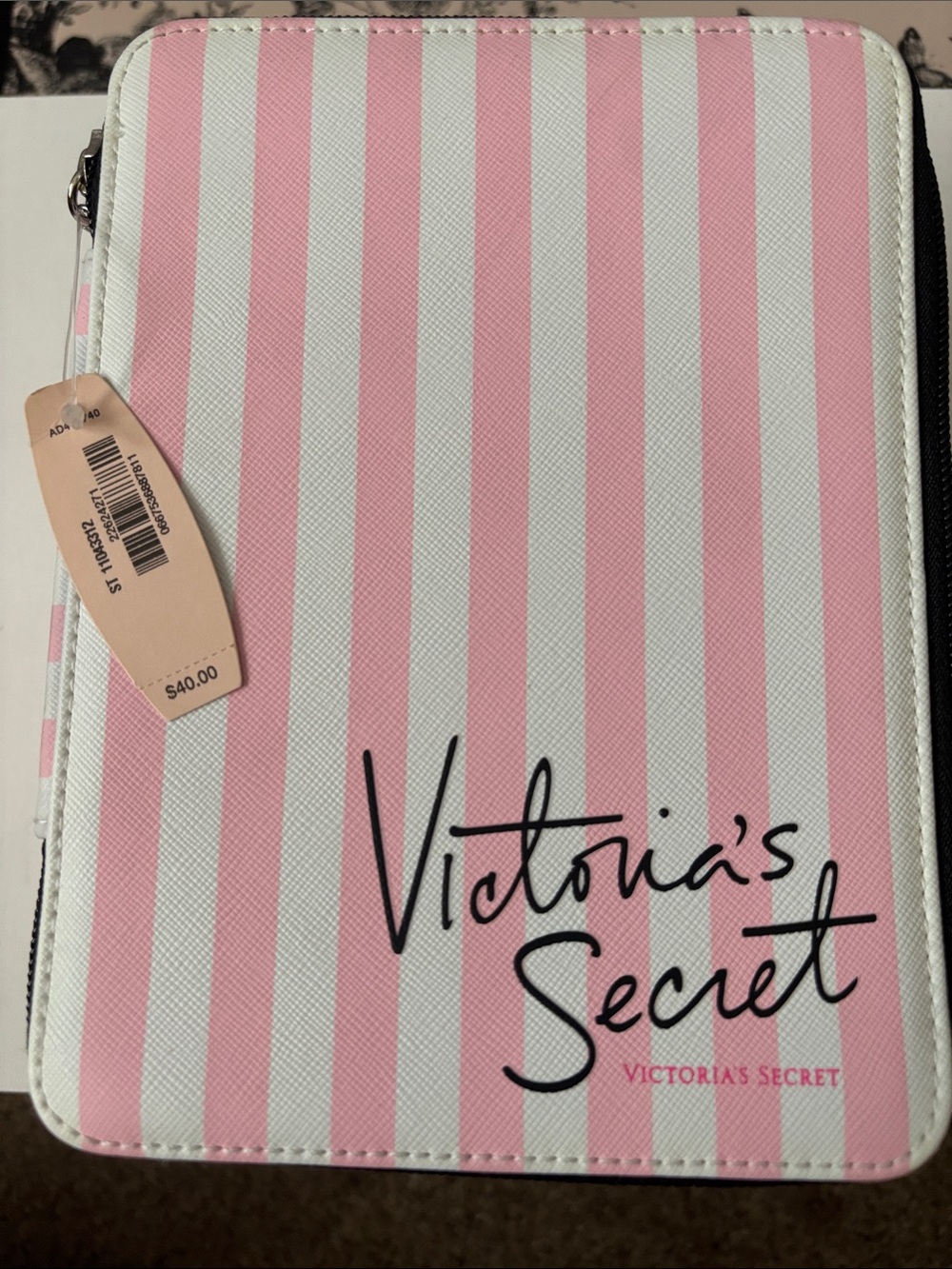 New Victoria's Secret Pink and White Striped Cosmetic Zip Case - Picture 6 of 7